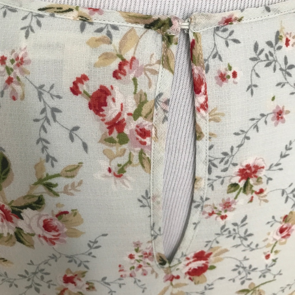 Floral Print Top - Picture 4 of 5